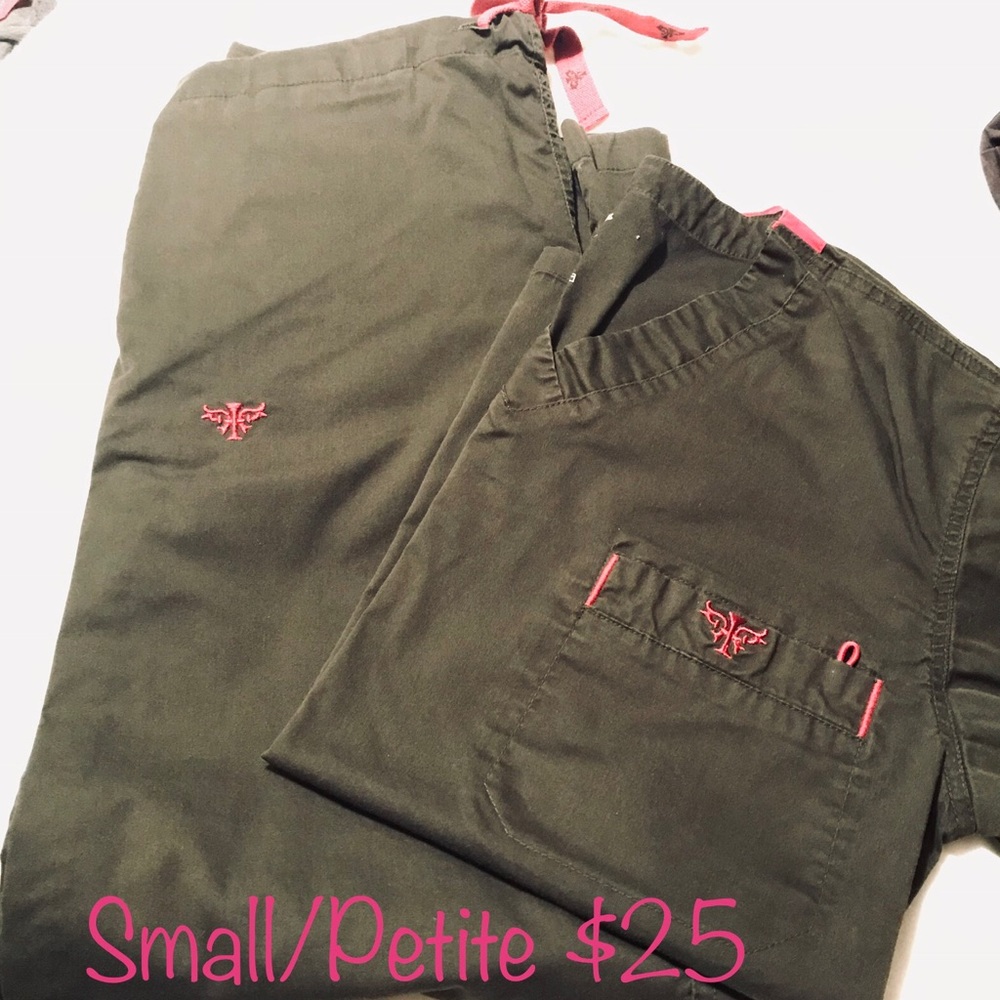 Med Couture Women’s Scrubs